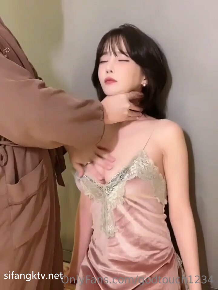 完美巨乳人妻野外露出
